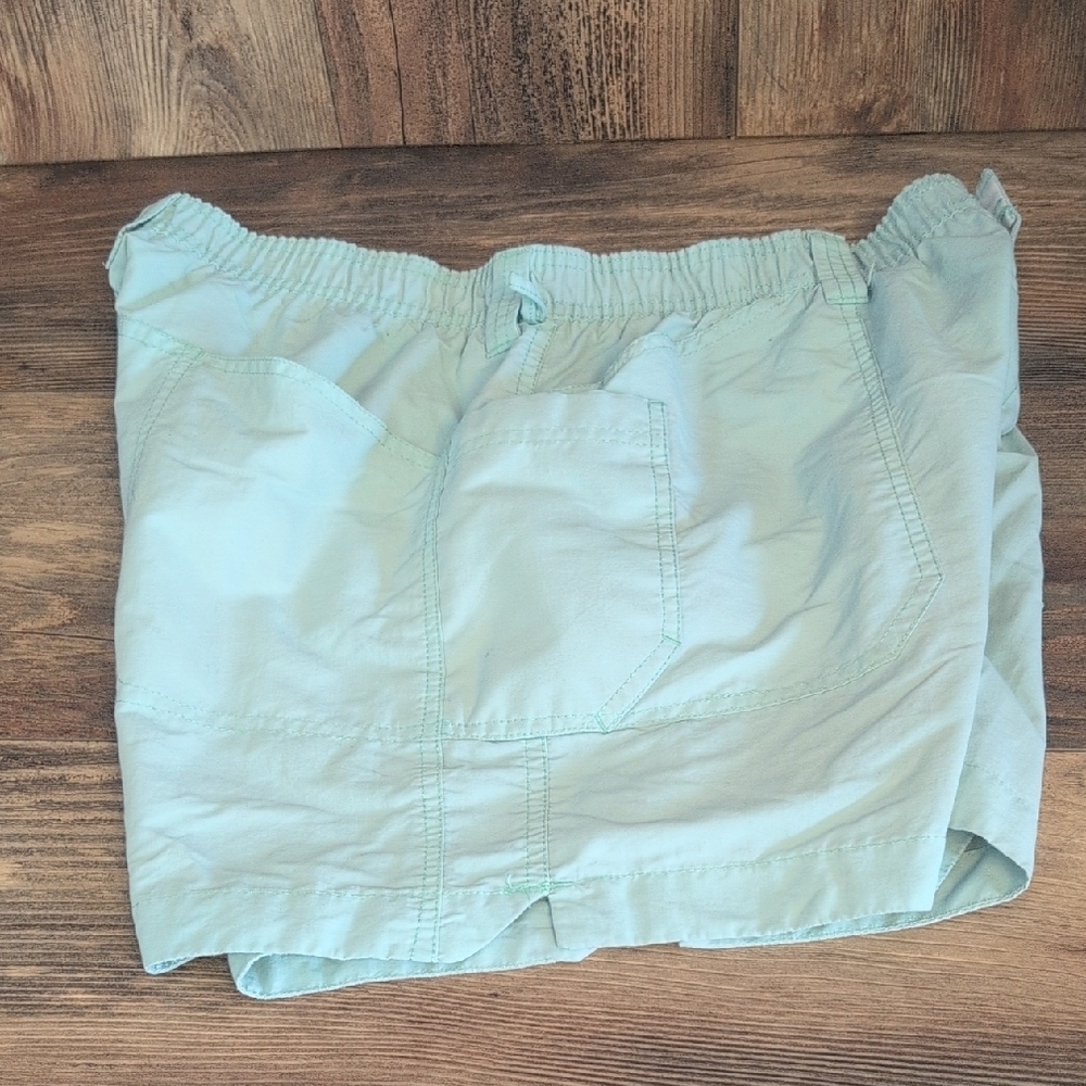 AFTCO Women's Light Green Elastic Waist Athletic Fishing Khaki Shorts 8